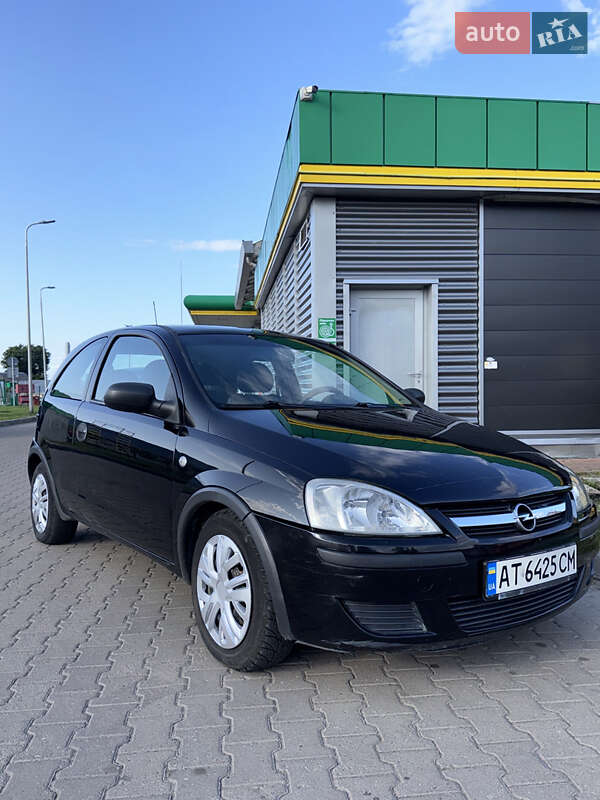 Хэтчбек Opel Corsa 2004 в Косове