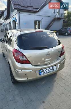 Хэтчбек Opel Corsa 2008 в 