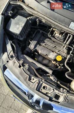 Хэтчбек Opel Corsa 2008 в 