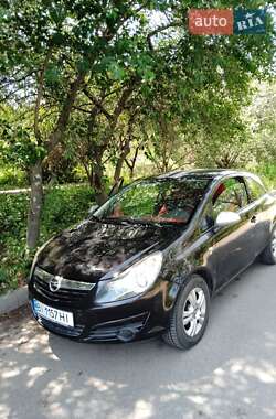 Хэтчбек Opel Corsa 2011 в 