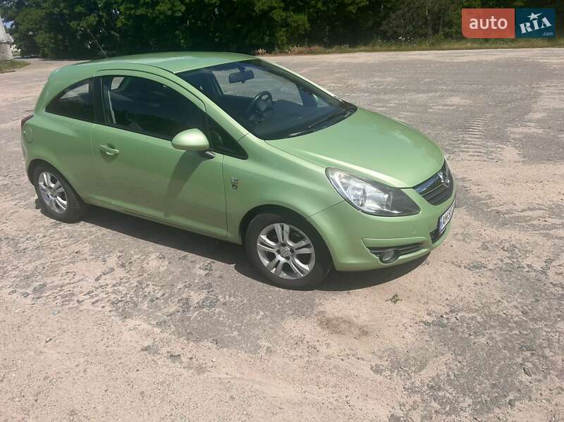 Хэтчбек Opel Corsa 2010 в Житомире фото Хэтчбек Opel Corsa 2010 в Житомире