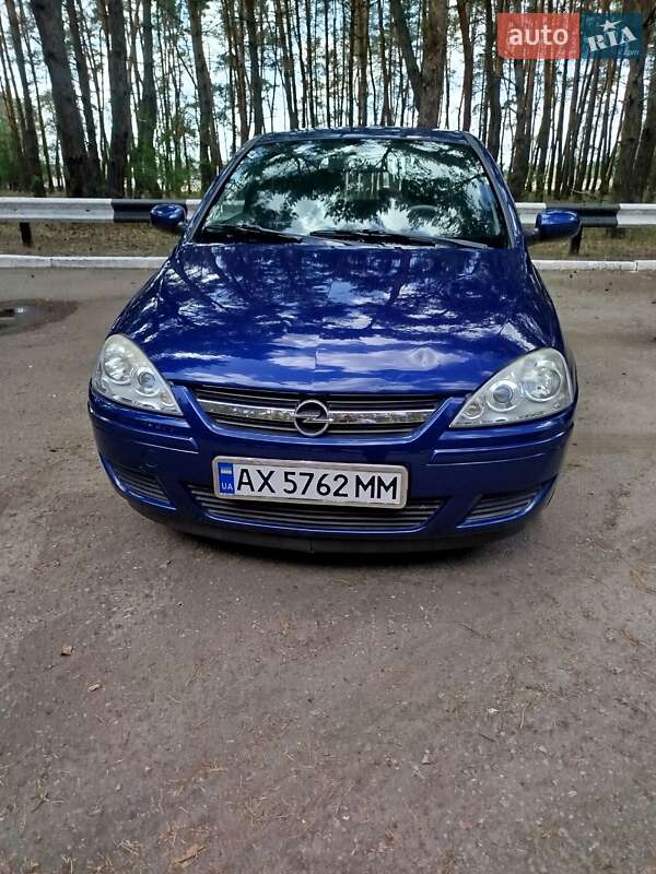 Хетчбек Opel Corsa 2006 в Краснограді