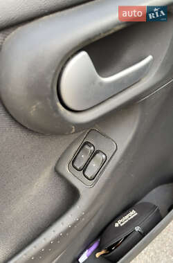Хэтчбек Opel Corsa 2003 в 