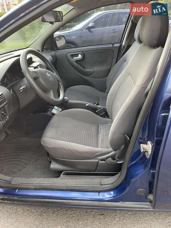 Хэтчбек Opel Corsa 2003 в Броварах