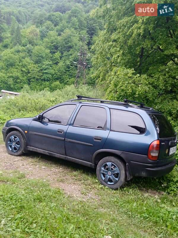 Хэтчбек Opel Corsa 1999 в Косове