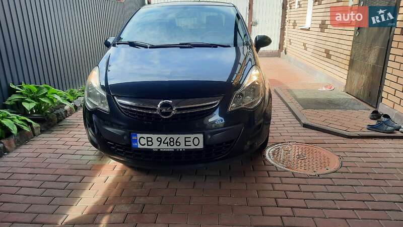 Хэтчбек Opel Corsa 2012 в 