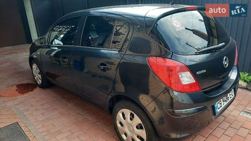 Хэтчбек Opel Corsa 2012 в Чернигове