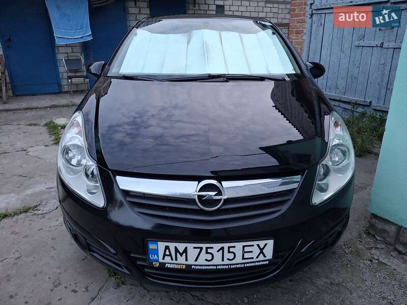 Хэтчбек Opel Corsa 2009 в Коростене