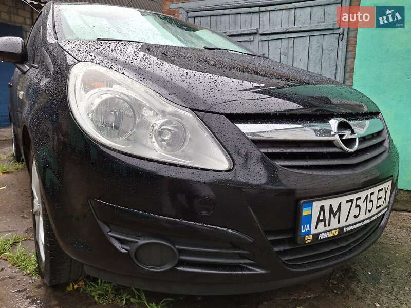Хэтчбек Opel Corsa 2009 в Коростене