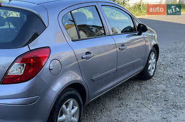 Хэтчбек Opel Corsa 2007 в 
