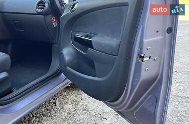 Хэтчбек Opel Corsa 2007 в 