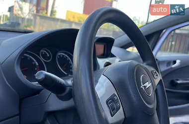 Хэтчбек Opel Corsa 2007 в 