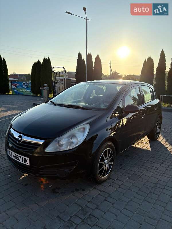 Хетчбек Opel Corsa 2009 в Івано-Франківську