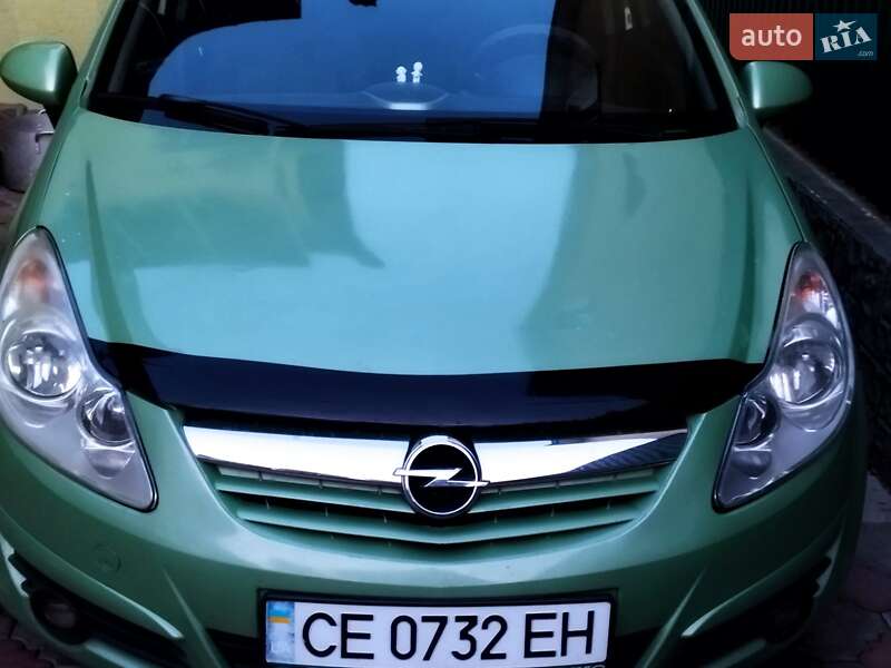 Хэтчбек Opel Corsa 2009 в 