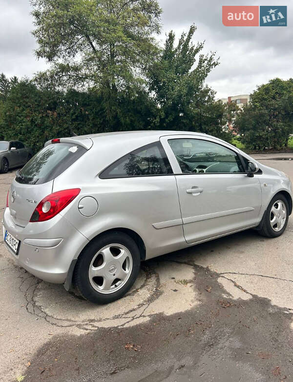 Хэтчбек Opel Corsa 2006 в Львове