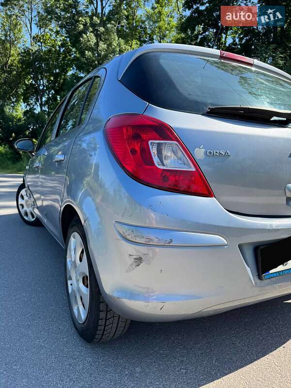 Хэтчбек Opel Corsa 2009 в Львове