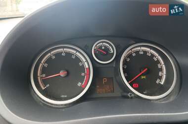Хэтчбек Opel Corsa 2007 в 