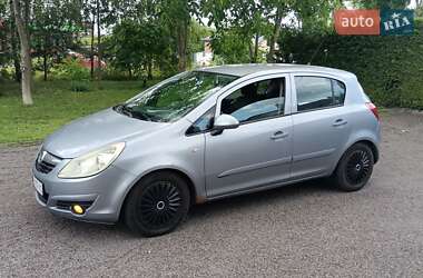 Хэтчбек Opel Corsa 2007 в 