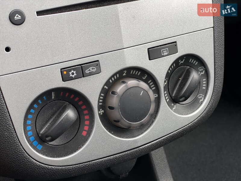 Хэтчбек Opel Corsa 2011 в Луцке