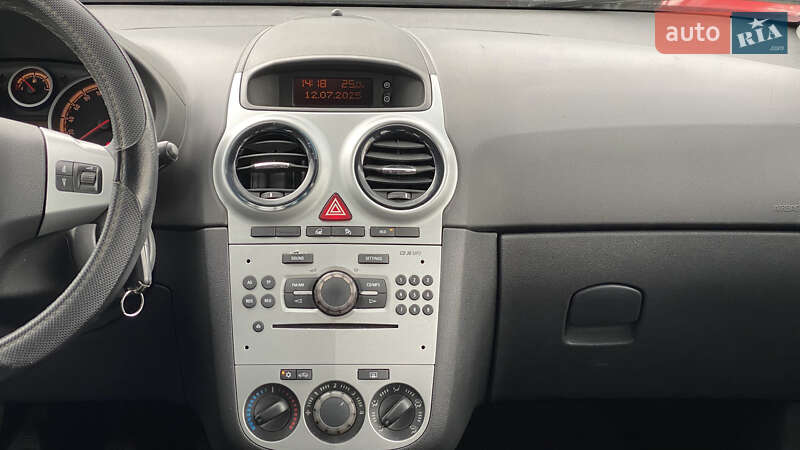 Хэтчбек Opel Corsa 2011 в Луцке