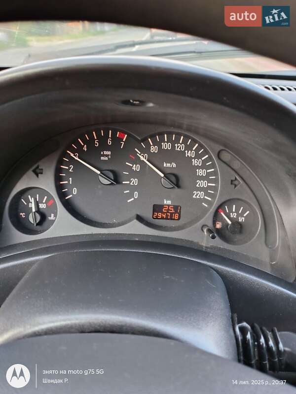 Хэтчбек Opel Corsa 2001 в Киеве