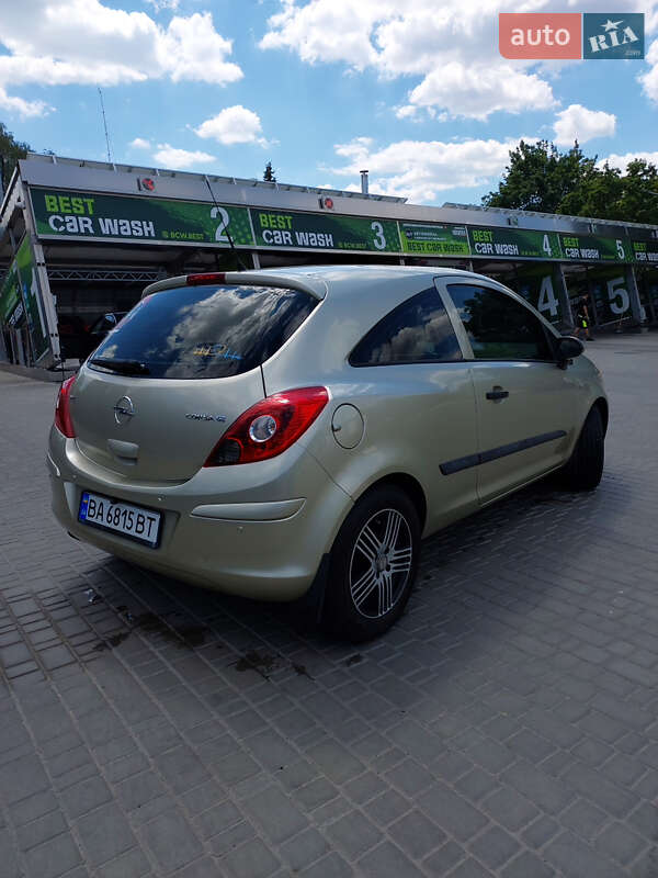 Хэтчбек Opel Corsa 2008 в Кропивницком