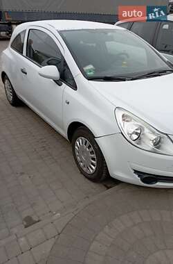 Хэтчбек Opel Corsa 2010 в 