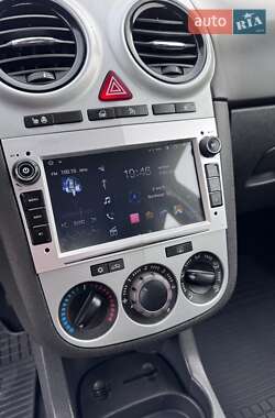 Хэтчбек Opel Corsa 2009 в 