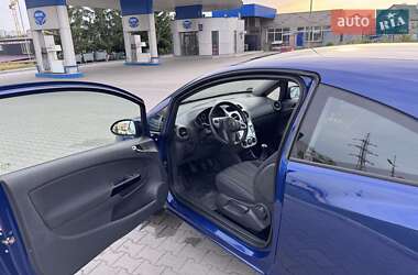 Хэтчбек Opel Corsa 2009 в 