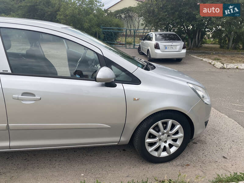 Хетчбек Opel Corsa 2007 в Черкасах