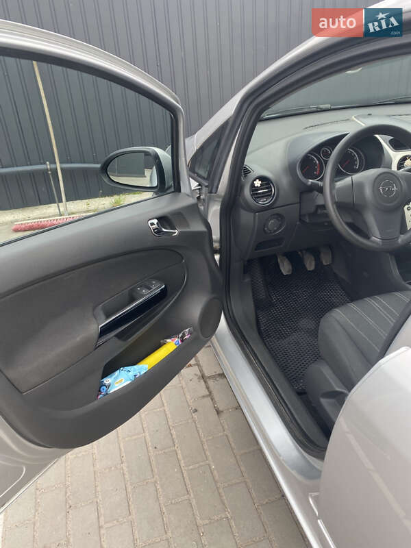 Хетчбек Opel Corsa 2007 в Черкасах