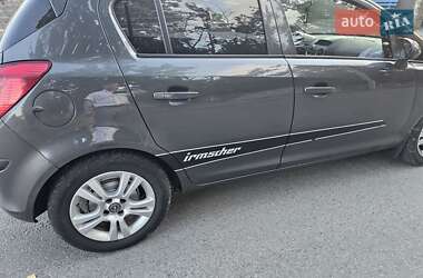 Хэтчбек Opel Corsa 2011 в 