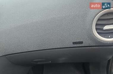 Хэтчбек Opel Corsa 2011 в 