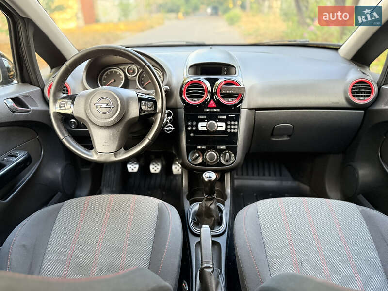 Хэтчбек Opel Corsa 2010 в Одессе