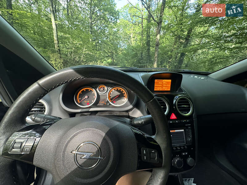 Хэтчбек Opel Corsa 2014 в Мукачево