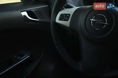 Хетчбек Opel Corsa 2008 в 