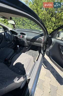 Хэтчбек Opel Corsa 2001 в 