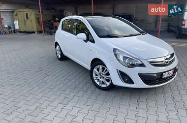 Хэтчбек Opel Corsa 2012 в 