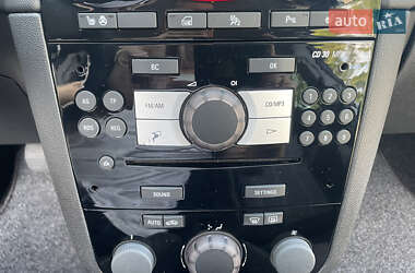 Хэтчбек Opel Corsa 2012 в 