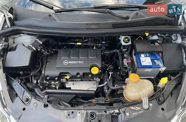 Хэтчбек Opel Corsa 2012 в 