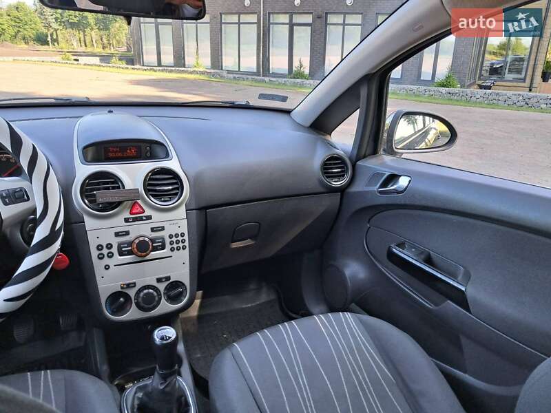 Хетчбек Opel Corsa 2008 в Тростянці