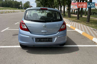 Хэтчбек Opel Corsa 2007 в 