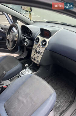 Хэтчбек Opel Corsa 2007 в 