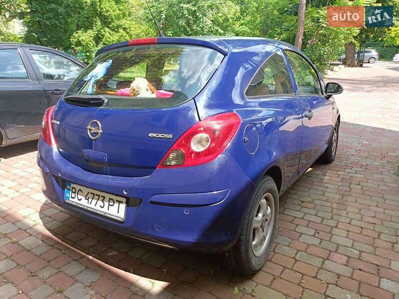 Хэтчбек Opel Corsa 2013 в Львове