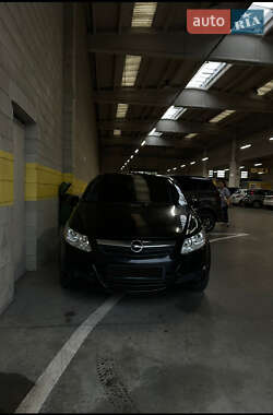 Хэтчбек Opel Corsa 2009 в Черновцах