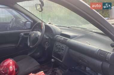 Хэтчбек Opel Corsa 2000 в 