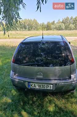 Хэтчбек Opel Corsa 2005 в 
