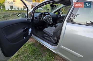 Хэтчбек Opel Corsa 2007 в 