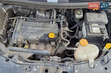 Хэтчбек Opel Corsa 2007 в 