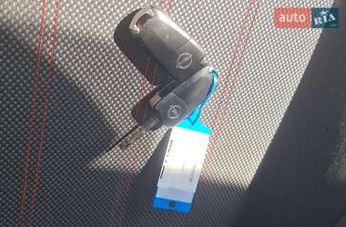Хэтчбек Opel Corsa 2009 в 